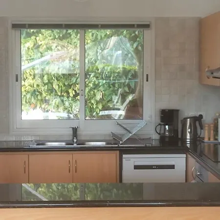 וילה Sunbeam קורל ביי